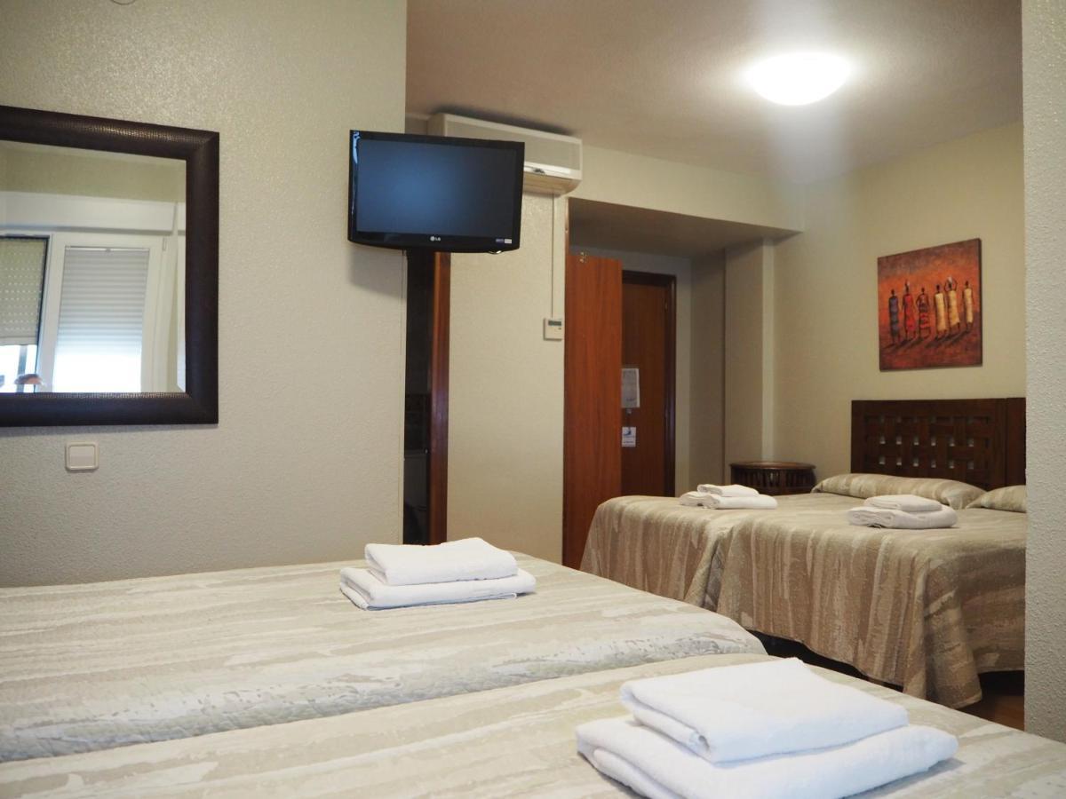 Hostal Acella Pamplona Dış mekan fotoğraf