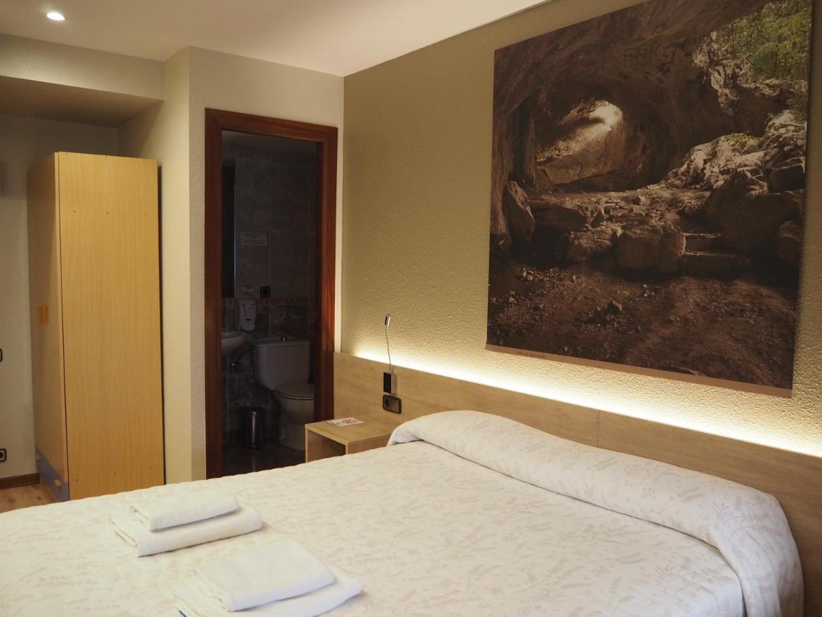 Hostal Acella Pamplona Dış mekan fotoğraf